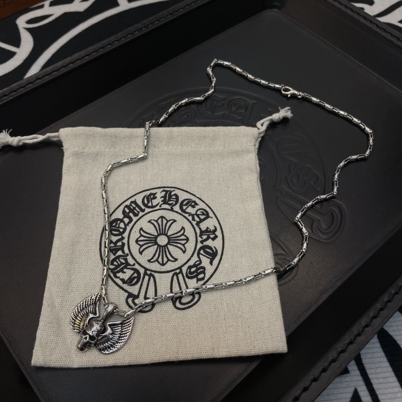 Ch*0me He**ts necklaces